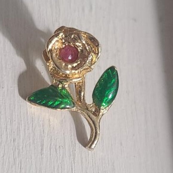 Gold Rose Red Rhinestone Flower Vintage Lapel Pin Tie Tack Brooch - Picture 2 of 4